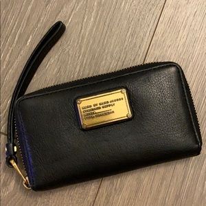 Marc by Marc Jacobs wristlet